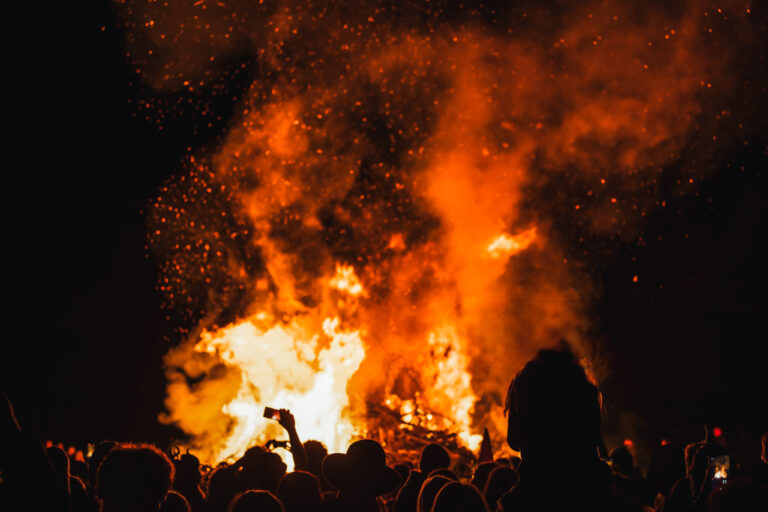 La Notte di Valpurga – tra fiamme, spiriti e antichi echi germanici